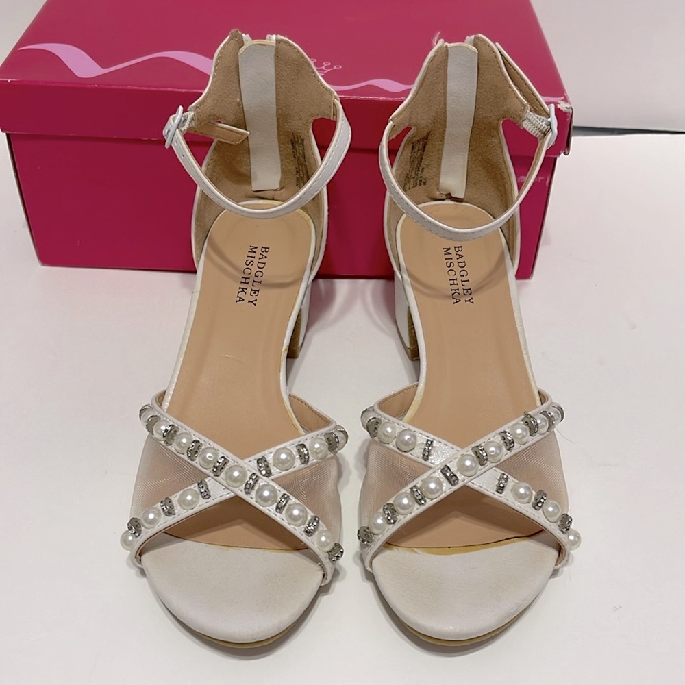 Badgley Mischka girls high heels dress shoes white Sz 3